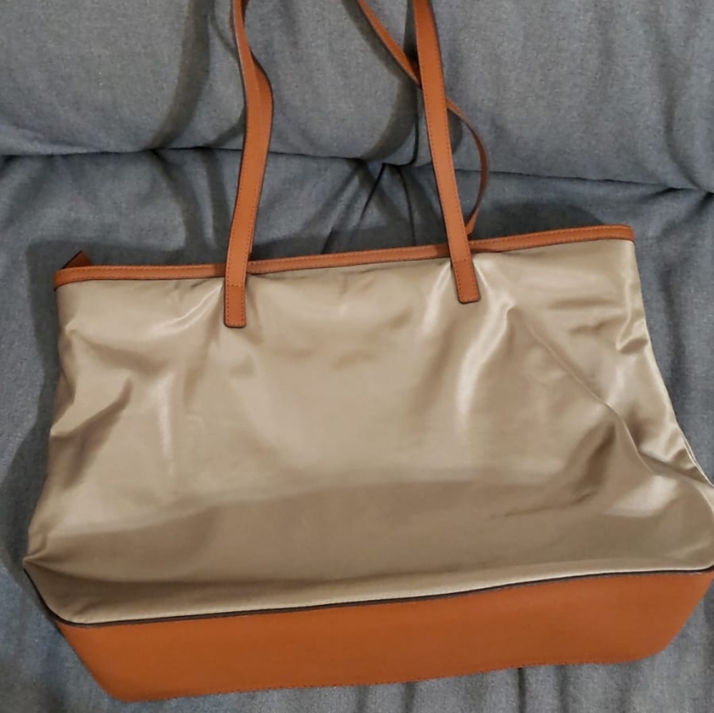 Michael Kors Handbag - Picture 2 of 3